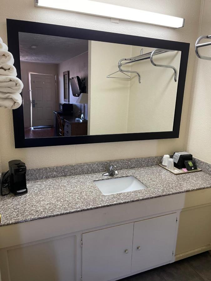 American Inn Stevenson מראה חיצוני תמונה